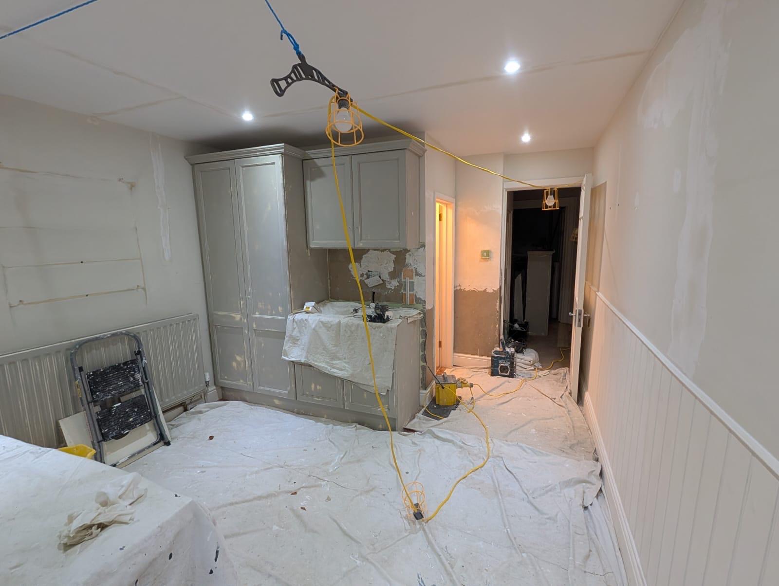 New tile splashback above the WC sink